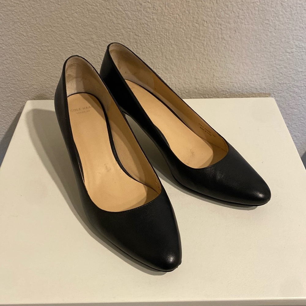 Used Black Cole Haan kitten heel